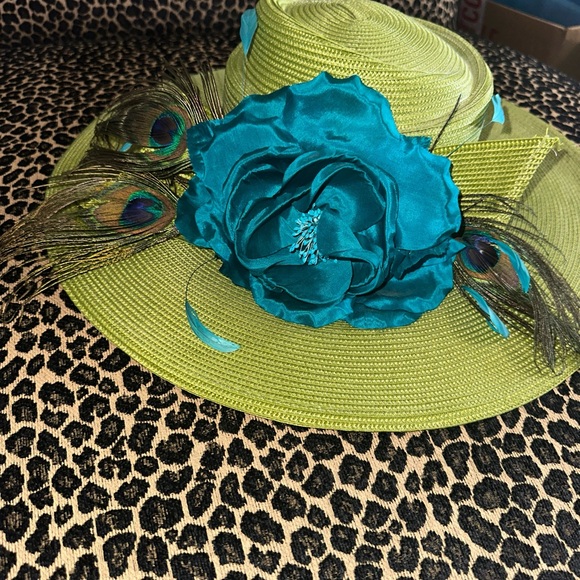 Elegant Green and Blue Women's Hat - Picture 4 of 5